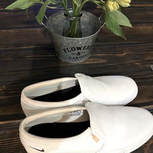 Nike Court Royale Slip-on. Mens Size 11. White